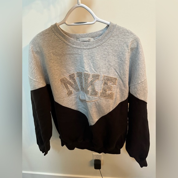 Custom Nike Pullover/Crewneck - Picture 1 of 3